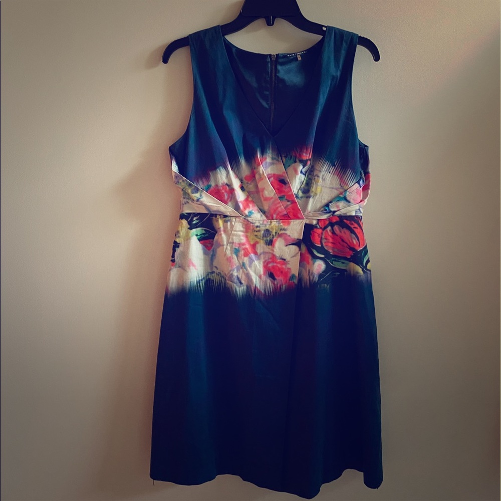 Elie Tahari Navy Zip Back Dress w Watercolor Waist